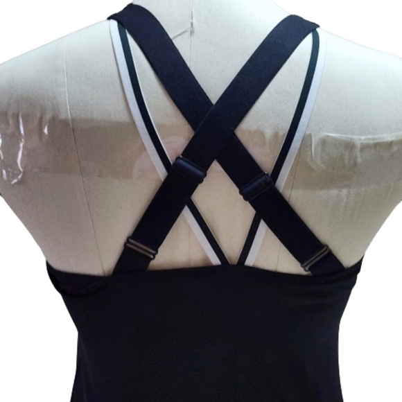 Reebok women's speedwick padded long Bra activewear black tank size medium - Picture 5 of 5